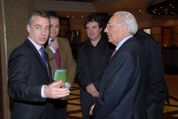  Iñigo Urkullu, Iñaki Goikoetxeta,  Didier Borotra, Biarritzeko alkatea eta Michel Poueyts 