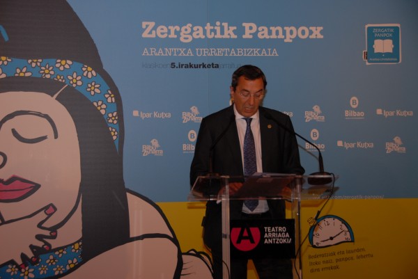 Iñigo Urkullu Zergaitik Panpox liburuaren irakurketan