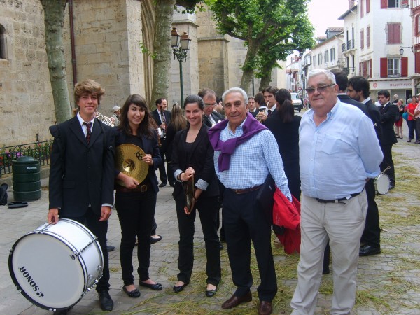 Helduak en Hondarribi e Iparralde