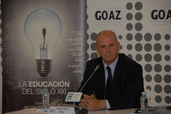 Iñigo Urkullu en la presentación de Hermes