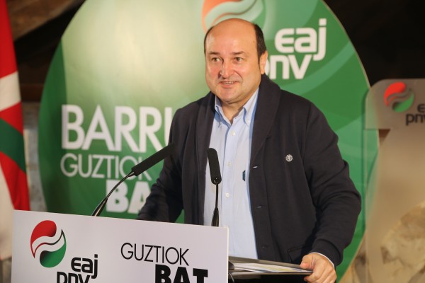 Andoni Ortuzar y Xabier Agirre en Ozaeta