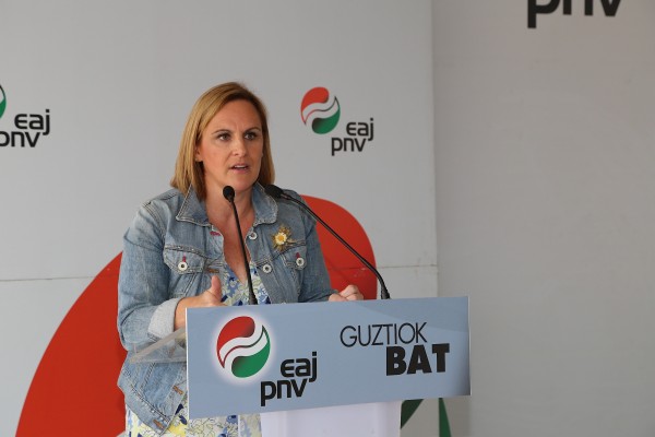 Itxaso Atutxa en el 35 Aniversario del Batzoki de Erandio Goikoa