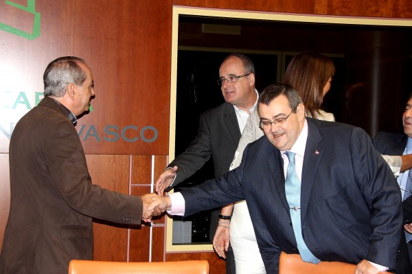 Reunión EAJ-PNV y PSE-EE en el Parlamento Vasco