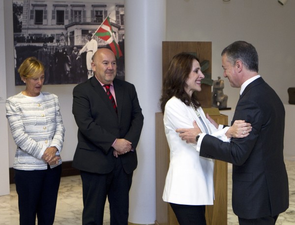Agirre Lehendakariari Omenaldia eta Aitortza