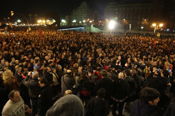 Milaka pertsona manifestatu dira Bilbon giza eskubide, konponbidea eta bakearen alde