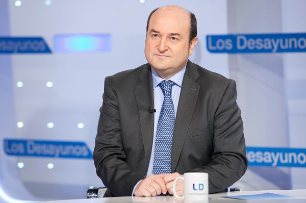 Andoni Ortuzar en los Desayunos de TVE