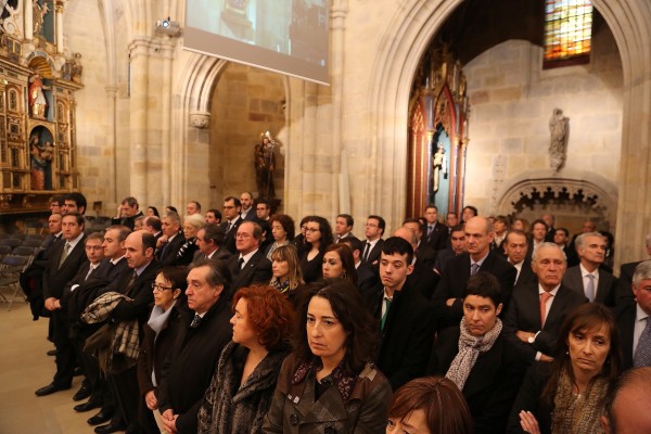 Miles de bilbaínos dan su último 'agur' a Iñaki Azkuna, el 'mejor alcalde del mundo'