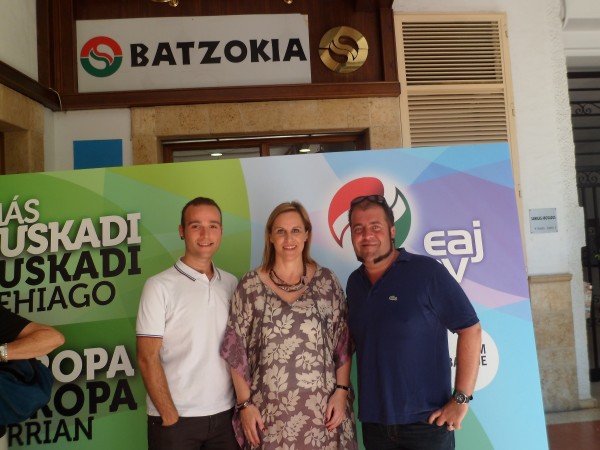 Itxaso Atutxa Benidorm-eko euskaldunak bisitatu ditu