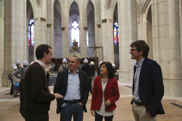 20140509 Gasteiz: Ciudad Europea - Gorka Urtaran e Izaskun Bilbao