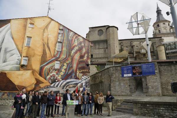20140509 Gasteiz: Ciudad Europea - Gorka Urtaran e Izaskun Bilbao