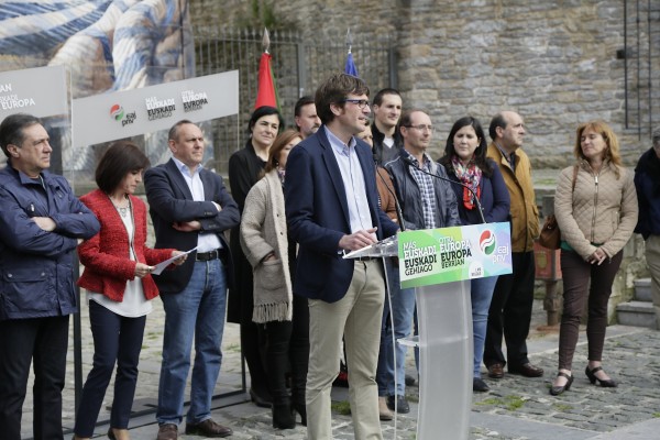 20140509 Gasteiz: Ciudad Europea - Gorka Urtaran e Izaskun Bilbao