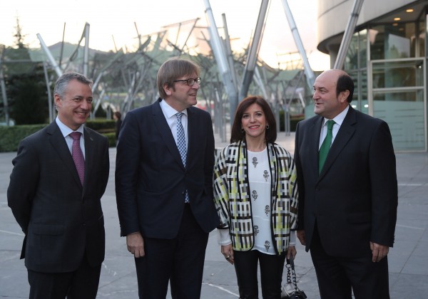 Verhofstadt, el líder “que tiene la llave de la presidencia de la Comisión Europea”