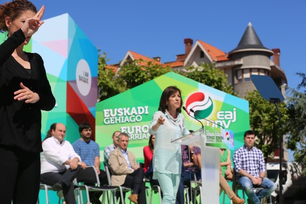 Izaskun Bilbaok “ Letra larriz idatzitako Demokrazia exijitzen du”
