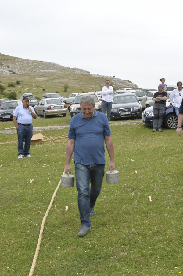 Ortuzar Aranako Bixente Deunako ekitaldian: 