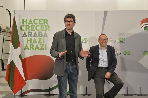 Gorka Urtaran y Ramino González presentan el proyecto centro multimodal en Júndiz