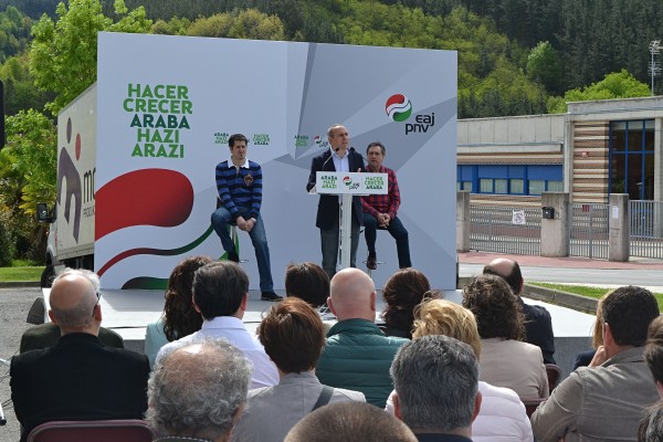 Andoni Ortuzar eta Ramiro Gonzalez Okondoko batzokiaren inaugurazioan
