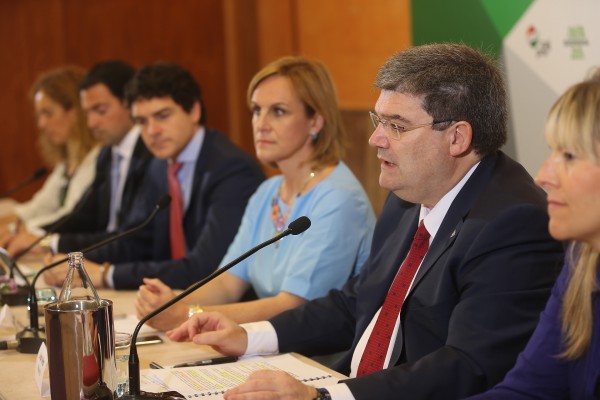 Topaketa sektorialak: Ekonomia. Unai Rementeria, Juan Mari Aburto