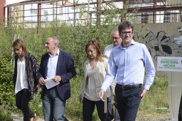 Gorka Urtaran y Ramiro González sobre la mejora de los polígonos industriales