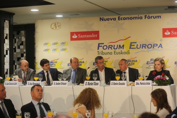 Ahaldun Nagusirako hautagaiak Andoni Ortuzarrekin Ekonomia Berria Forumean