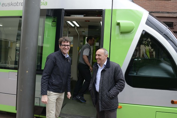 Urtaran ampliará el tranvía a Salburua y Zabalgana