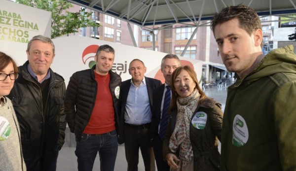 Mitin electoral en Laudio: Juanma Ibarretxe, Ramiro González, Iñigo Urkullu y Andoni Ortuzar