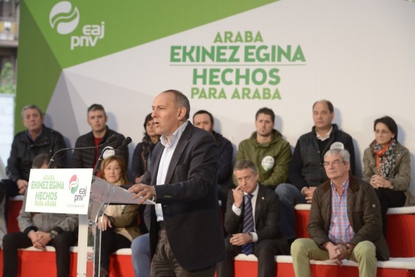 Mitin electoral en Laudio: Juanma Ibarretxe, Ramiro González, Iñigo Urkullu y Andoni Ortuzar