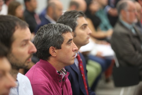 El lehendakari entrega a alcaldes y alcaldesas los Retratos Municipales de la Memoria