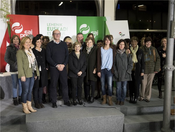 Acto sobre Igualdad - Tolosa - Joseba Agirretxea y M Eugenia Iparragirre