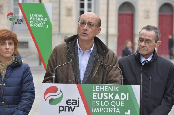 Mikel Legarda eta Almudena Otaola - Enplegua