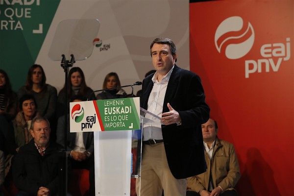 Mitina Zornotzan - Aitor Esteban eta Andoni Ortuzar