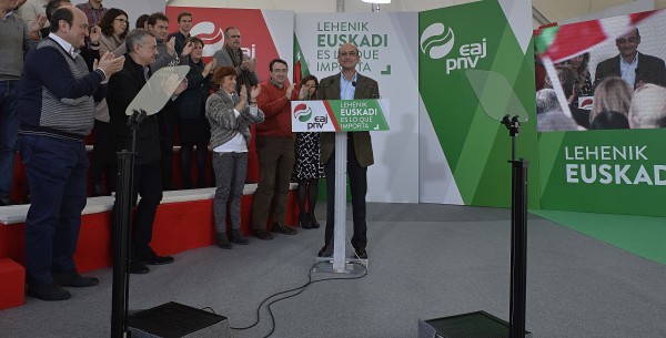 Mitin Vitoria Gasteiz - Iñigo Urkullu, Andoni Ortuzar, Mikel Legarda