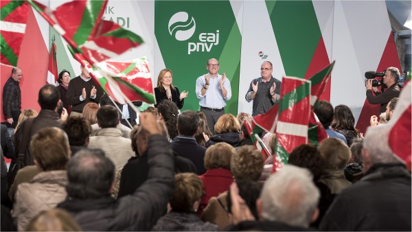 Mitina Bergaran - Joseba Agirretxea, María Eugenia Iparragirre, Joseba Egibar	