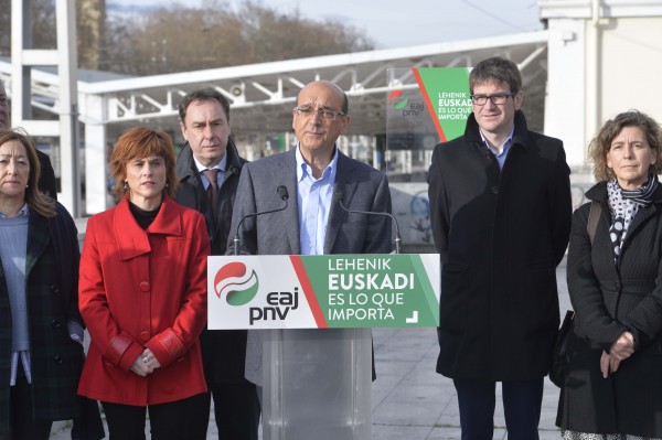  Mikel Legarda, Almudena Otaola. Acto sobre Infraestructuras Ferroviarias-TAV