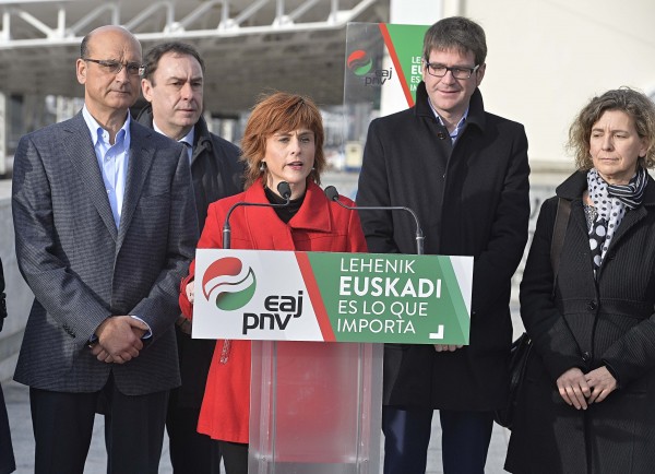  Mikel Legarda, Almudena Otaola. Acto sobre Infraestructuras Ferroviarias-TAV