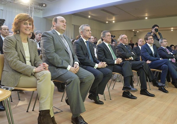 Mikel Legarda - Encuentro con la sociedad alavesa