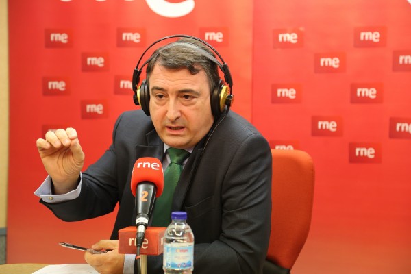Aitor Esteban RNE irratian