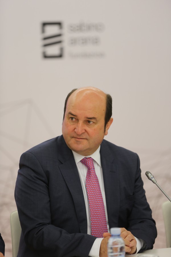 Apertura del seminario sobre Brexit y migraciones. Andoni Ortuzar