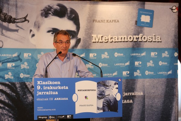 Representantes de EAJ PNV en la lectura de Metamorfosis en el Arriaga