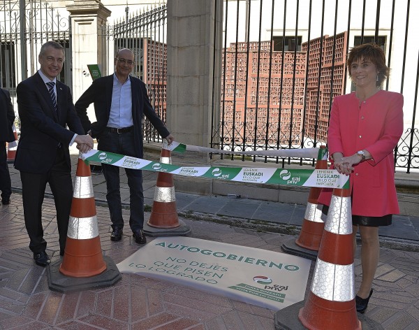 Vitoria-Gasteiz. Autogobernu ekitaldia. Iñigo Urkullu, Mikel Legarda, Ramiro González