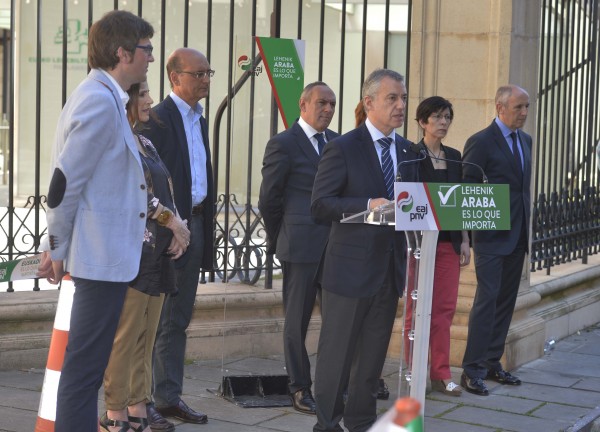 Vitoria-Gasteiz. Acto Autogobierno. Iñigo Urkullu, Mikel Legarda, Ramiro González
