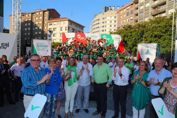 Ekitaldia Barakaldon. Iñigo Urkullu, Andoni Ortuzar, Aitor Esteban