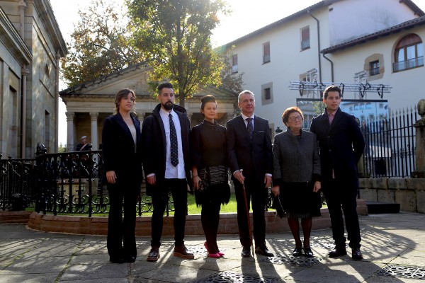 Familia de Iñigo Urkullu: Lucia Arieta-Araunabeña, Malen, Kerman, Karlos y Ama
