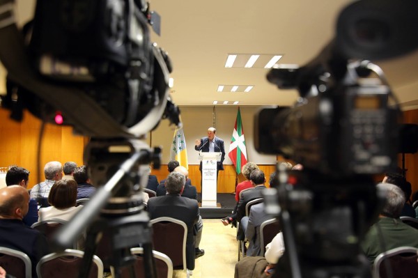 Conferencia de Andoni Ortuzar en Tenerife