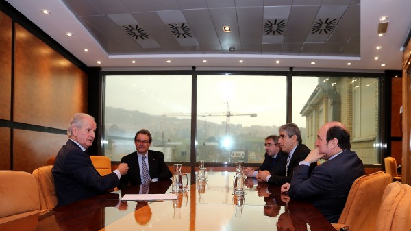 Andoni Ortuzar, Joseba Aurrekoetxea, Juan Maria Atutxa,  Artur Mas ta Francesc Homs Sabin Etxean
