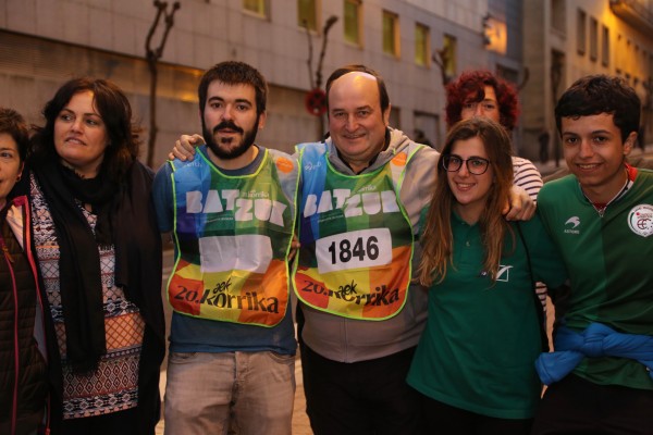 Andoni Ortuzar y Mireia Zarate en la Korrika