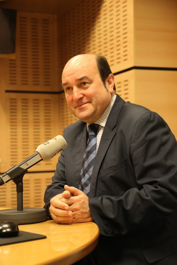 Andoni Ortuzar Onda Vasca irratian