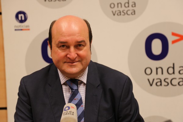 Andoni Ortuzar Onda Vasca irratian