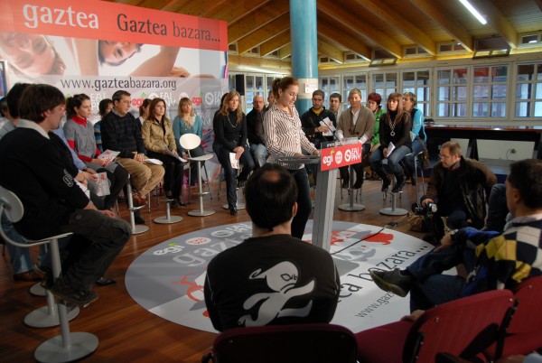 El discurso de inicio del acto lo realizó una representante de EGI , Irati Gondra 
