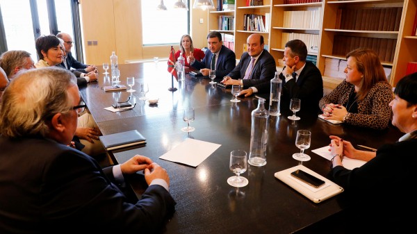 Andoni Ortuzar se reúne en Madrid con los Grupos Vascos de Congreso y Senado 
