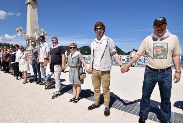 Gure Esku Dagok antolatutako Giza Katean